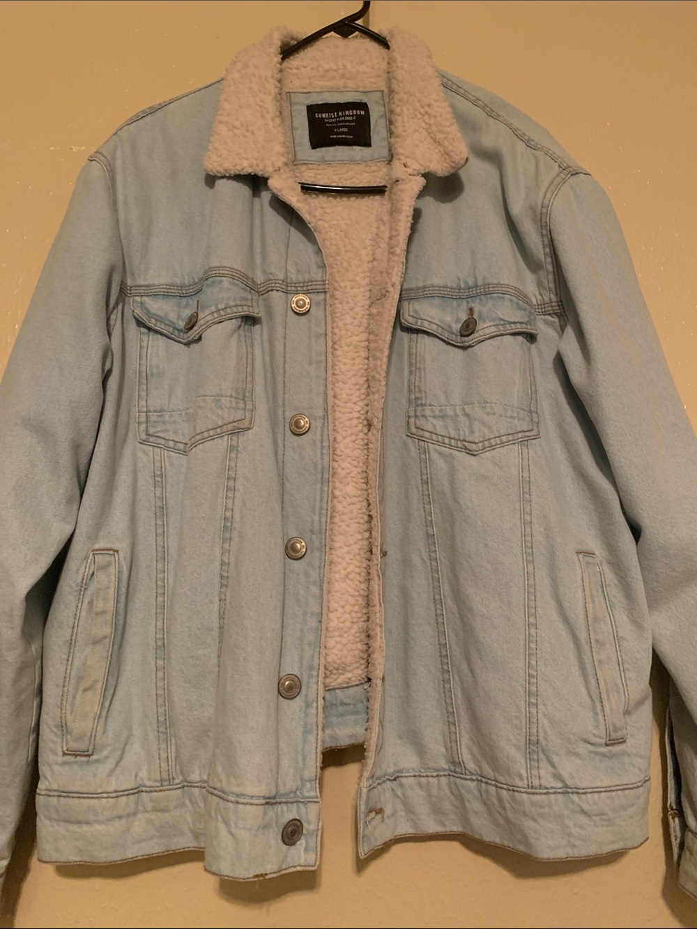 Light Wash Sherpa-Lined Denim Jacket - Unknown Brand (XL)